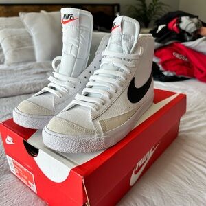 Nike Blazer Mid 77